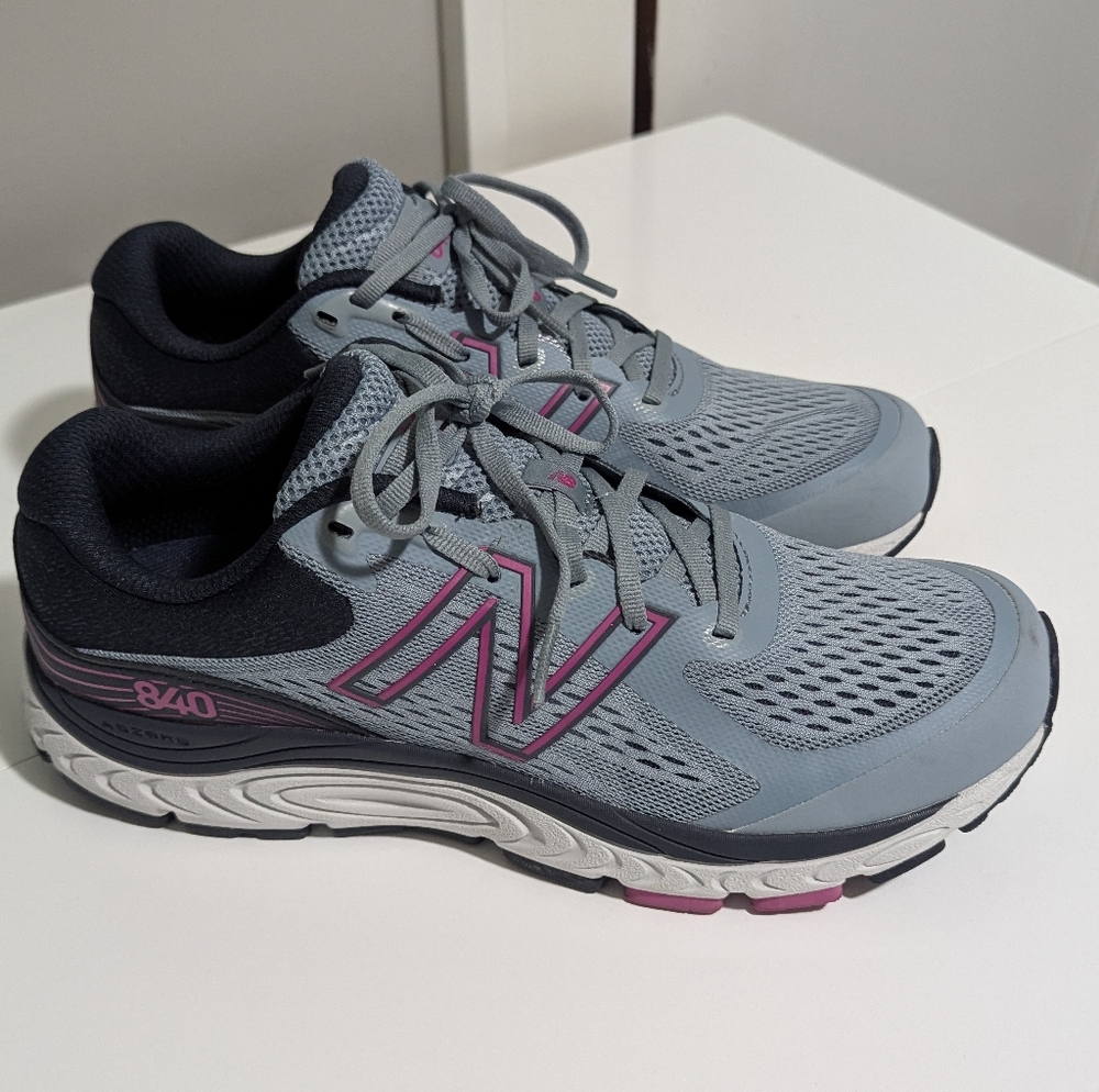 New Balance Women's Gray and Pink Running Shoes size 10.5